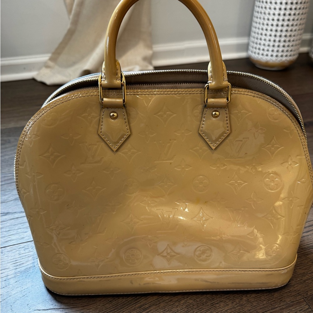 100% Authentic Louis Vuitton Alma